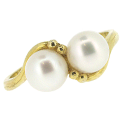 Click to view Pearl Rings