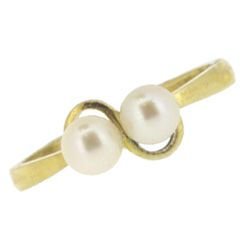 Click to view Pearl Rings